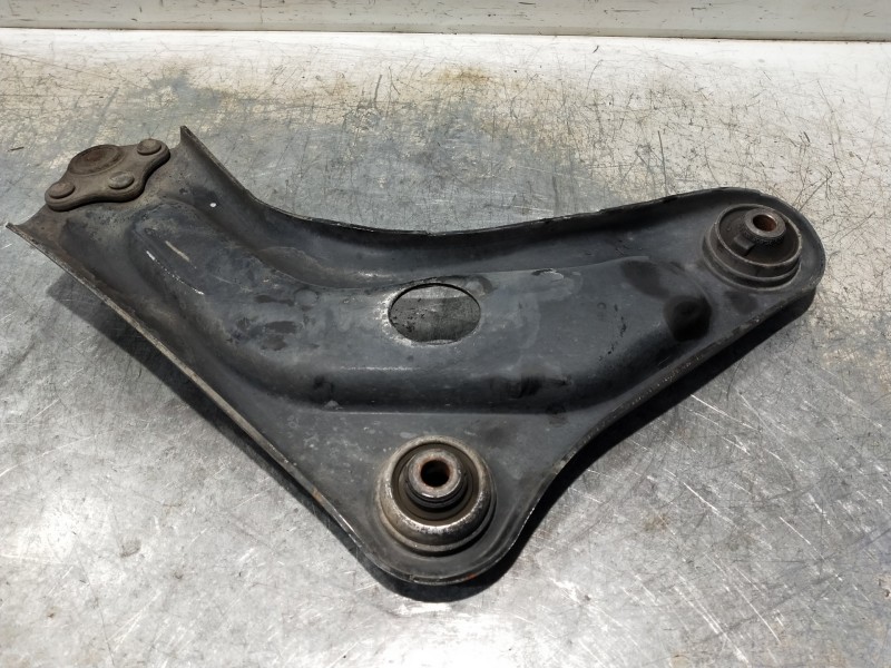 Recambio de brazo suspension inferior delantero izquierdo para peugeot 207 urban referencia OEM IAM   