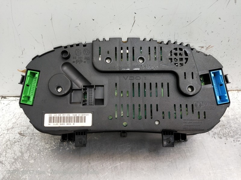 Recambio de cuadro instrumentos para volkswagen golf iv berlina (1j1) conceptline referencia OEM IAM 1J0920801E VFO110008957036 