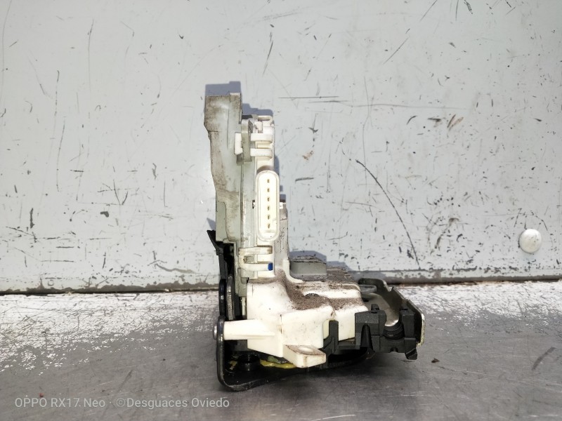 Recambio de motor cierre centralizado trasero izquierdo para audi a4 ber. (b8) 2.0 16v tdi referencia OEM IAM 8K0839015C  4P