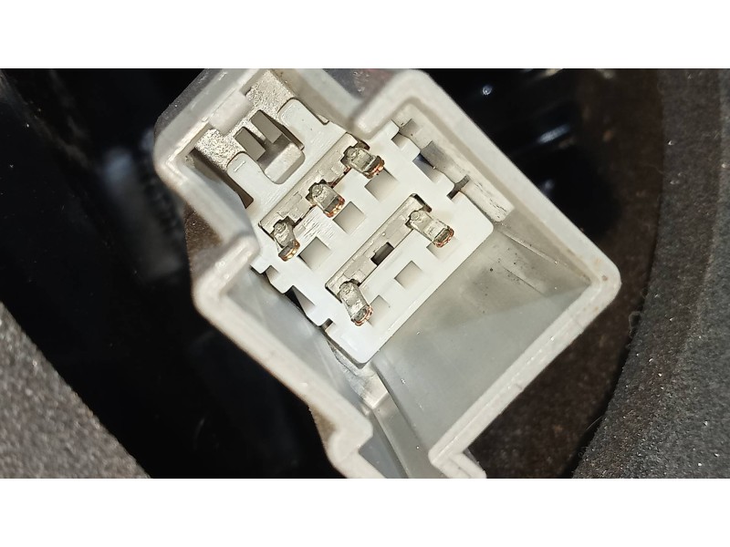 Recambio de piloto trasero derecho para ford fiesta (ccn) 1.25 16v cat referencia OEM IAM C1BB13404A  