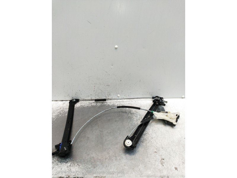 Recambio de elevalunas delantero derecho para audi a3 (8vk) basic referencia OEM IAM 8V3837462A A002240906 3P