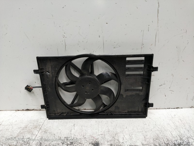 Recambio de electroventilador para audi a3 (8vk) basic referencia OEM IAM 5Q0121205AP 5Q0121207BD 