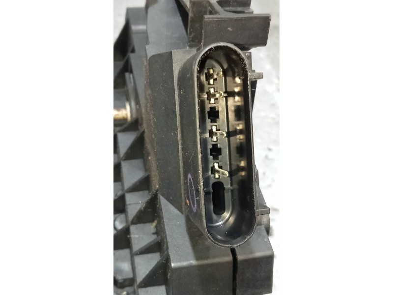 Recambio de motor cierre centralizado delantero derecho para ford fiesta (ccn) 1.25 16v cat referencia OEM IAM AM5AU21812BF  