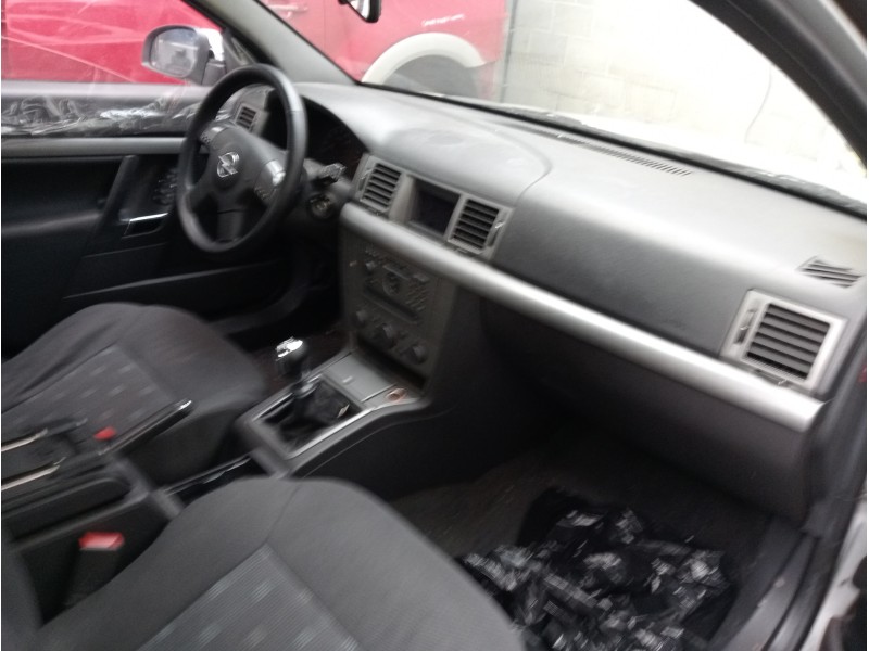 opel vectra c berlina del año 2004