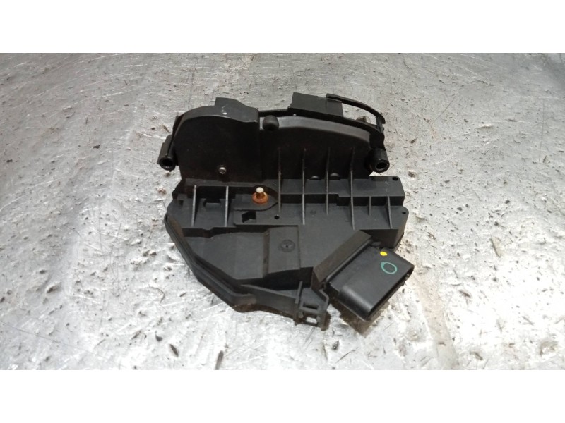 Recambio de motor cierre centralizado delantero izquierdo para ford fiesta (ccn) 1.25 16v cat referencia OEM IAM AM5AU21813AF  