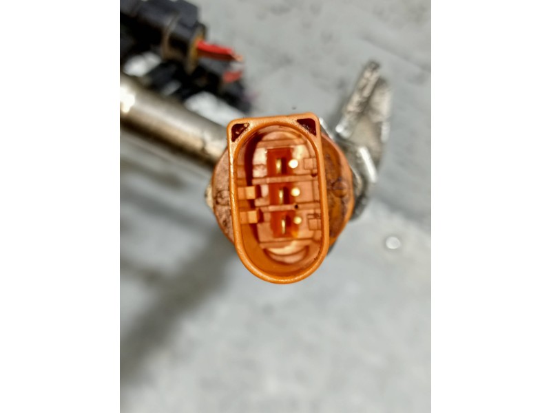 Recambio de rampa inyectora para skoda yeti ambition referencia OEM IAM 03F133320C  