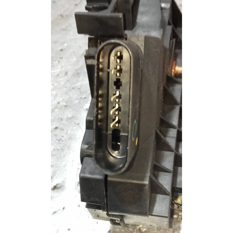 Recambio de motor cierre centralizado delantero izquierdo para ford fiesta (ccn) 1.25 16v cat referencia OEM IAM AM5AU21813AF  