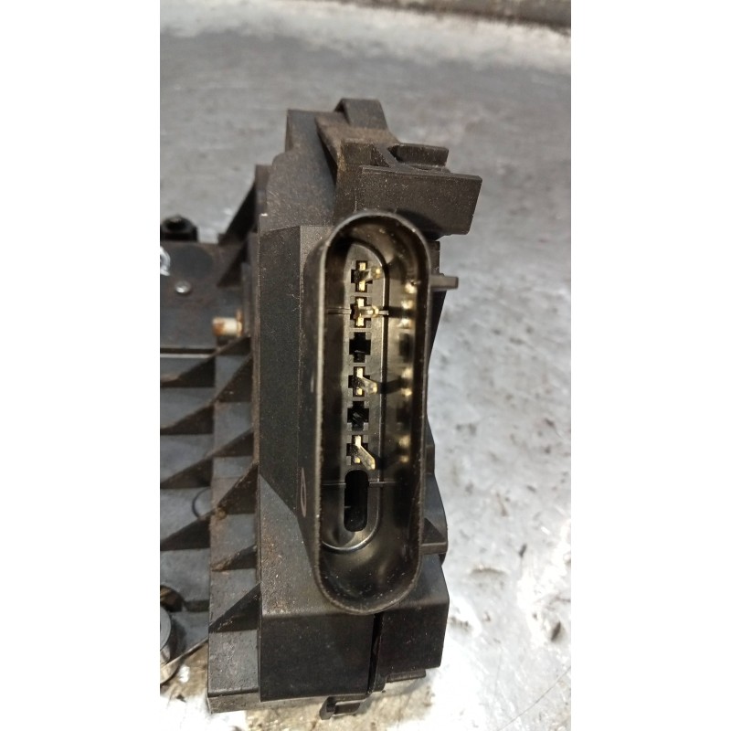 Recambio de motor cierre centralizado trasero derecho para ford fiesta (ccn) 1.25 16v cat referencia OEM IAM AM5AR26412AF  