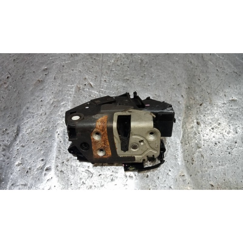 Recambio de motor cierre centralizado trasero izquierdo para ford fiesta (ccn) 1.25 16v cat referencia OEM IAM AM5AR26413AF  