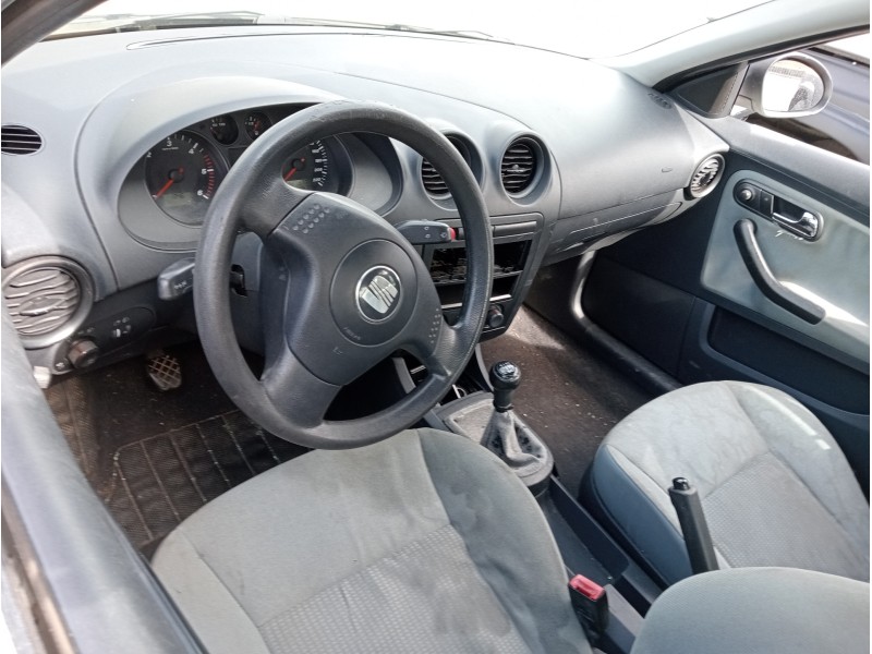seat ibiza (6l1) del año 2002
