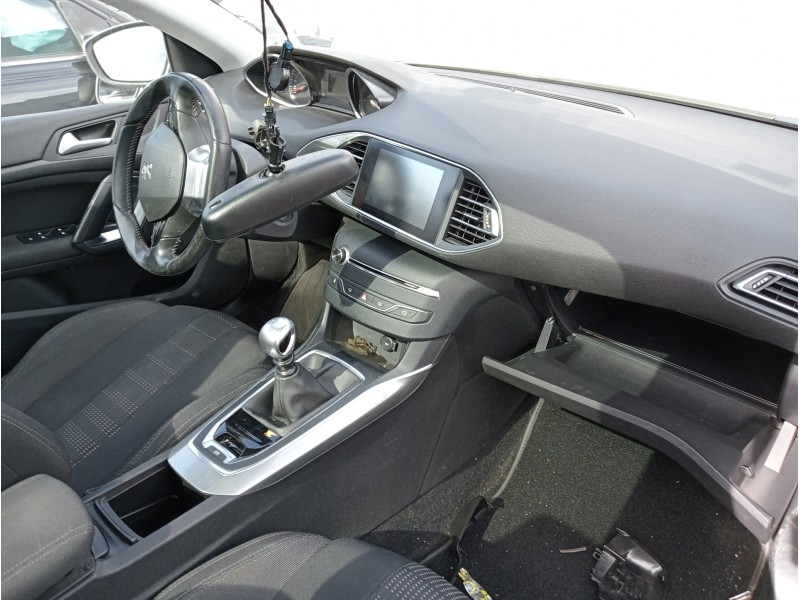 peugeot 308 del año 2015