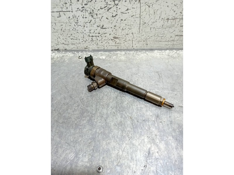 Recambio de inyector para renault kangoo profesional referencia OEM IAM 0445110485 8201108033 