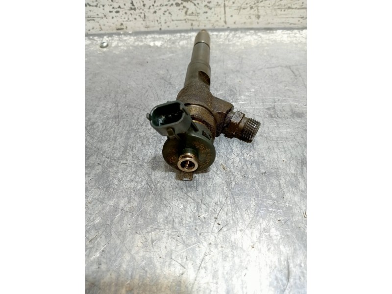 Recambio de inyector para renault kangoo profesional referencia OEM IAM 0445110485 8201108033 