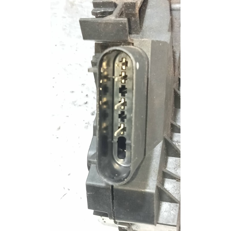 Recambio de motor cierre centralizado trasero izquierdo para ford fiesta (ccn) 1.25 16v cat referencia OEM IAM AM5AR26413AF  