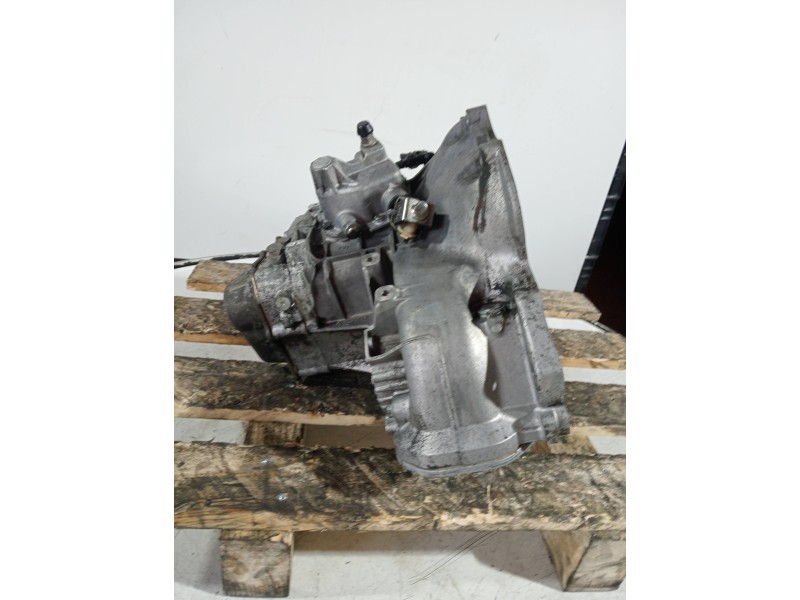 Recambio de caja cambios para opel corsa c club referencia OEM IAM F13W355 B27512 5V