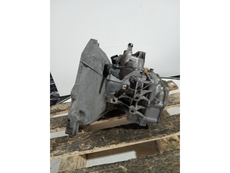 Recambio de caja cambios para opel corsa c club referencia OEM IAM F13W355 B27512 5V