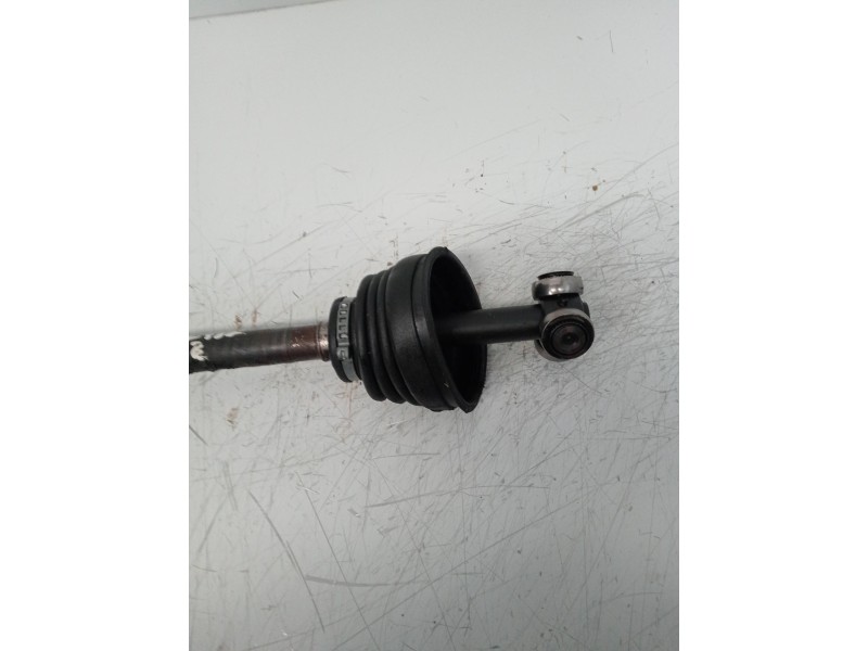 Recambio de transmision delantera izquierda para lancia delta 1.4 cat referencia OEM IAM   