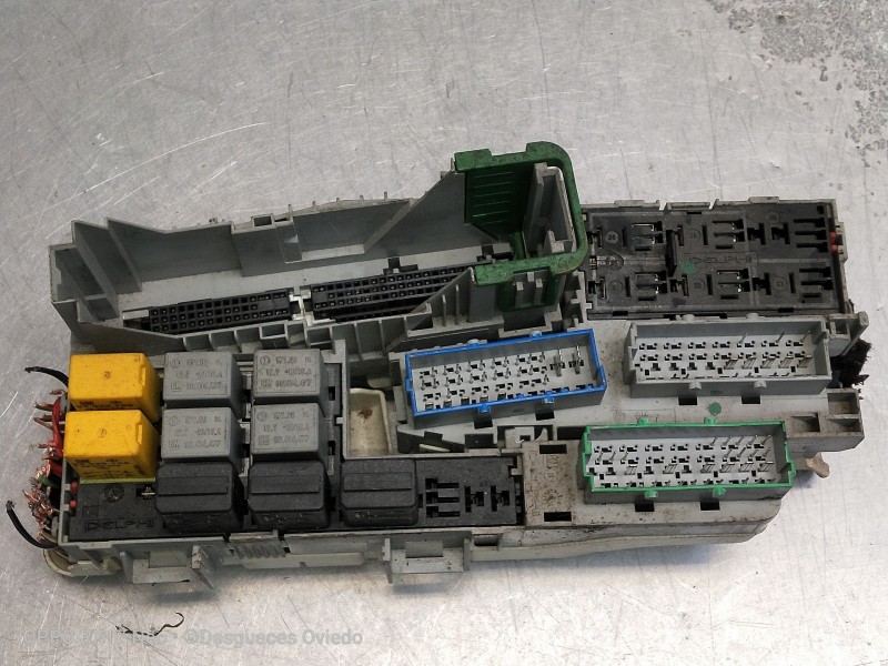 Recambio de caja reles / fusibles para opel corsa c club referencia OEM IAM VERFOTOS  