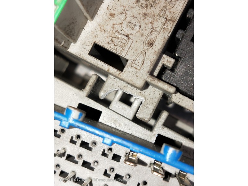 Recambio de caja reles / fusibles para opel corsa c club referencia OEM IAM VERFOTOS  