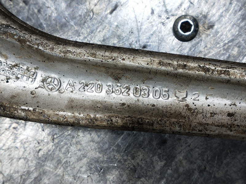 Recambio de brazo suspension superior trasero derecho para mercedes clase cl (w215) coupe 600 (215.378) referencia OEM IAM A2203
