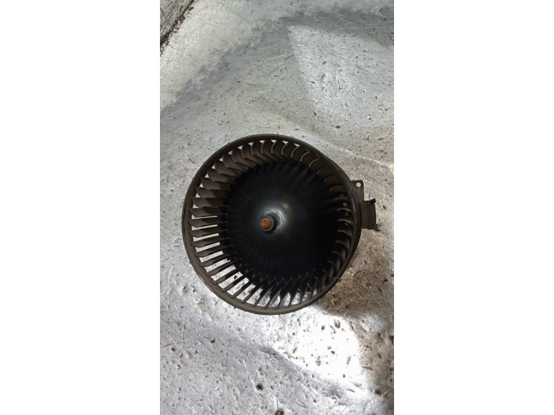 Recambio de motor calefaccion para ford fiesta (ccn) 1.25 16v cat referencia OEM IAM 0130115551 VP8E2H18456AB 