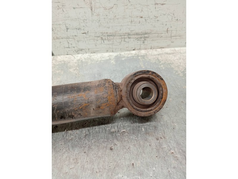 Recambio de amortiguador trasero derecho para volkswagen t5 transporter/furgoneta combi referencia OEM IAM 7H0513029D  