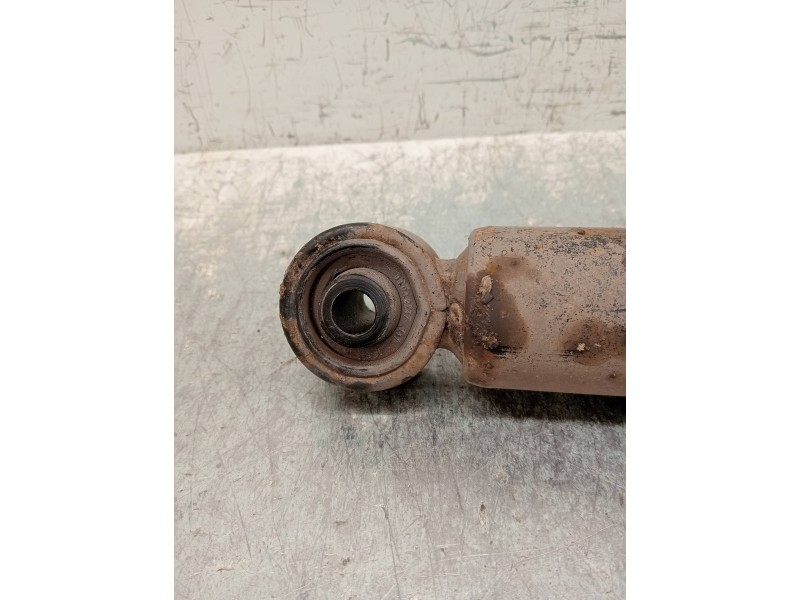 Recambio de amortiguador trasero derecho para volkswagen t5 transporter/furgoneta combi referencia OEM IAM 7H0513029D  
