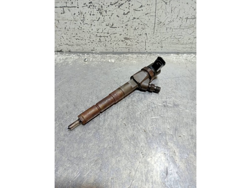 Recambio de inyector para opel insignia berlina cosmo referencia OEM IAM 0445110327  