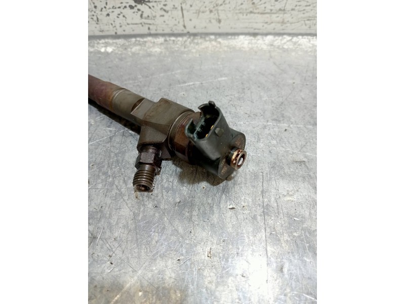 Recambio de inyector para opel insignia berlina cosmo referencia OEM IAM 0445110327  