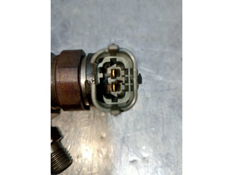 Recambio de inyector para opel insignia berlina cosmo referencia OEM IAM 0445110327  