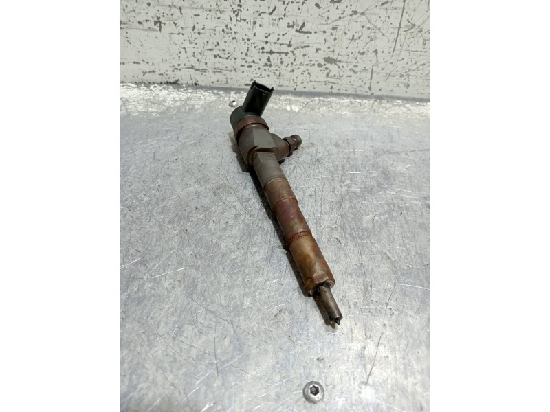 Recambio de inyector para opel insignia berlina cosmo referencia OEM IAM 0445110327  