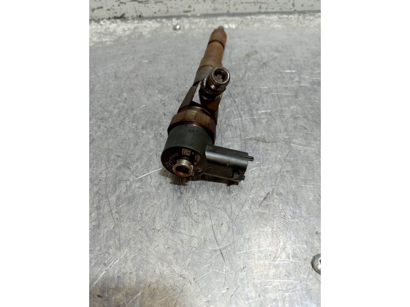 Recambio de inyector para opel insignia berlina cosmo referencia OEM IAM 0445110327  