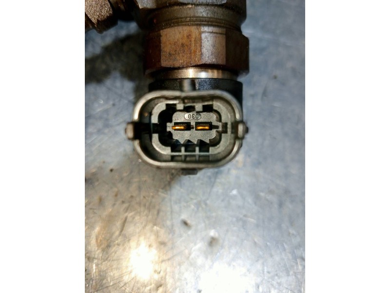 Recambio de inyector para opel insignia berlina cosmo referencia OEM IAM 0445110327  