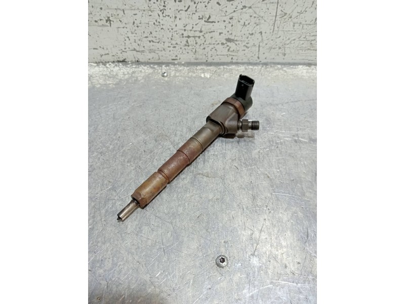 Recambio de inyector para opel insignia berlina cosmo referencia OEM IAM 0445110327-  