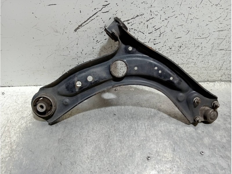 Recambio de brazo suspension inferior delantero izquierdo para audi a3 (8vk) basic referencia OEM IAM 5Q0407151R  