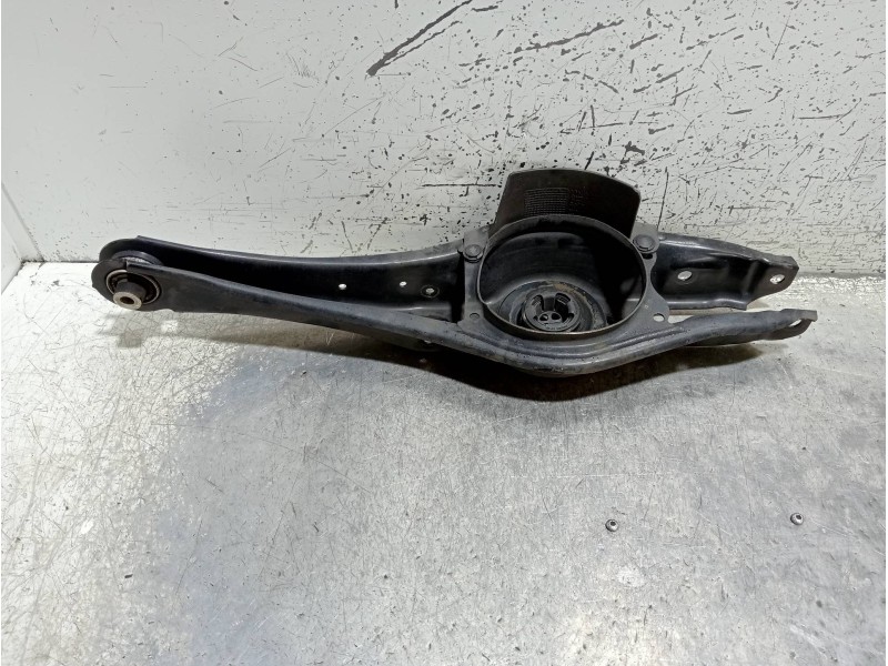 Recambio de brazo suspension inferior trasero derecho para audi a3 (8vk) basic referencia OEM IAM 5Q0505311D  