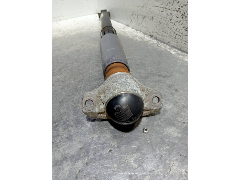 Recambio de amortiguador trasero izquierdo para audi a3 (8vk) basic referencia OEM IAM 801402000576 5Q0512011GE 814902010820