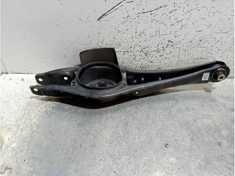 Recambio de brazo suspension inferior trasero izquierdo para audi a3 (8vk) basic referencia OEM IAM 5Q0505311D  