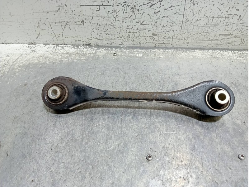 Recambio de brazo suspension inferior trasero izquierdo para audi a3 (8vk) basic referencia OEM IAM 5Q0501529F  
