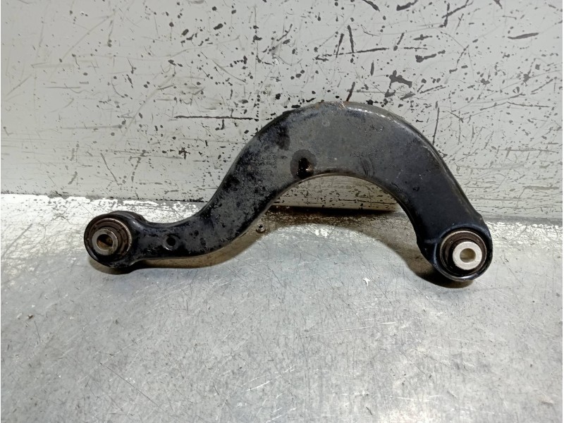 Recambio de brazo suspension superior trasero izquierdo para audi a3 (8vk) basic referencia OEM IAM 5Q0505351B  