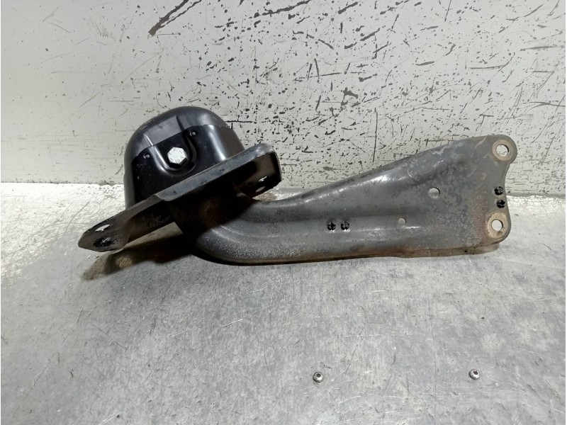 Recambio de brazo suspension superior trasero izquierdo para audi a3 (8vk) basic referencia OEM IAM 5Q0505225C  