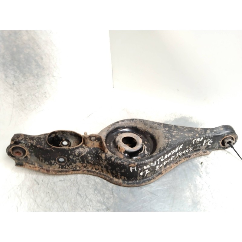 Recambio de brazo suspension inferior trasero izquierdo para mitsubishi outlander (cw0) 2.0 di-d cat referencia OEM IAM   