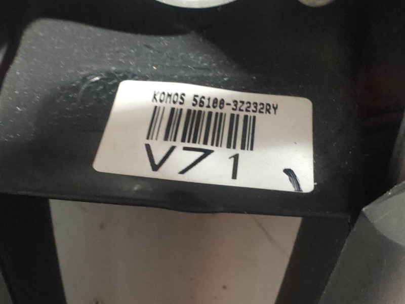 Recambio de volante para hyundai i40 cw gl tecno referencia OEM IAM 561003Z232  