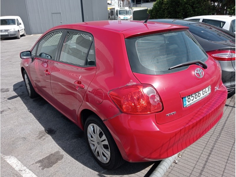 toyota auris del año 2006