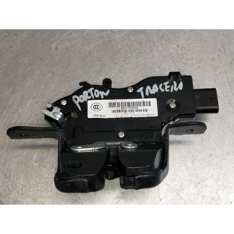 Recambio de motor cierre centralizado porton para jeep compass ii 1.4 m-air cat referencia OEM IAM 68247936AB 26818AA 5P