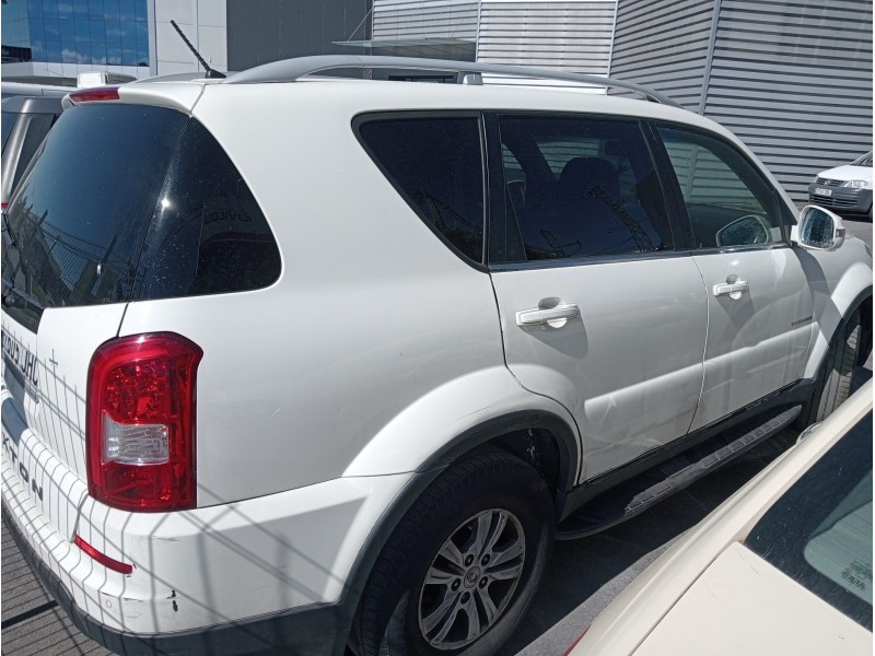 ssangyong rexton w del año 2015