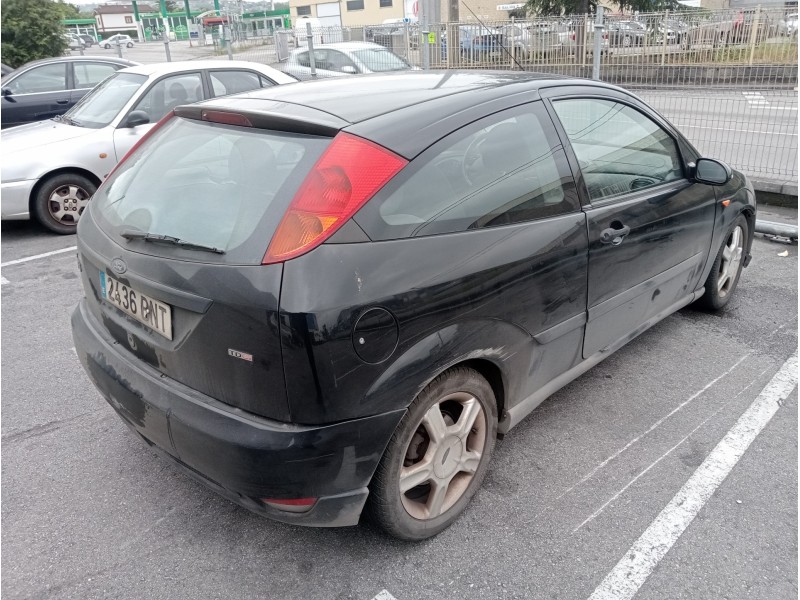 ford focus berlina (cak) del año 2001