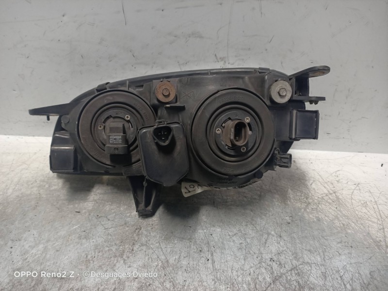 Recambio de faro derecho para toyota corolla (e11) 2.0 turbodiesel cat referencia OEM IAM   