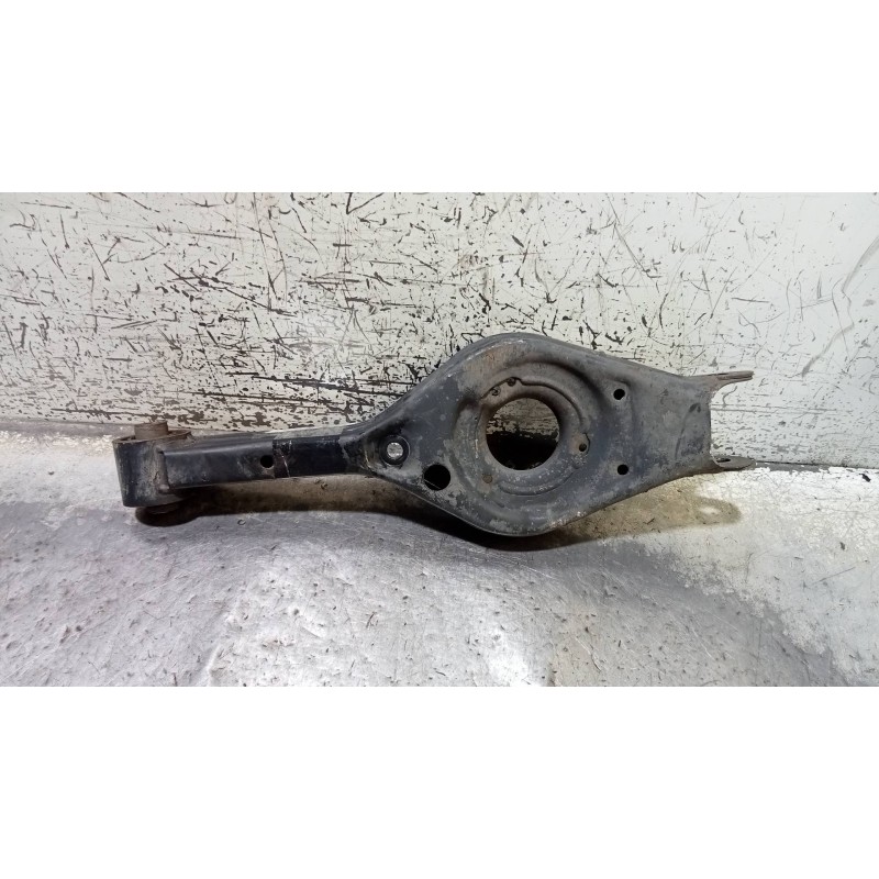 Recambio de brazo suspension inferior trasero derecho para kia sportage drive 4x2 referencia OEM IAM   