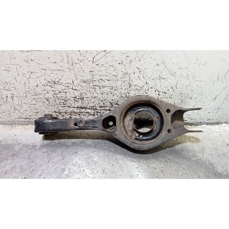 Recambio de brazo suspension inferior trasero derecho para kia sportage drive 4x2 referencia OEM IAM   